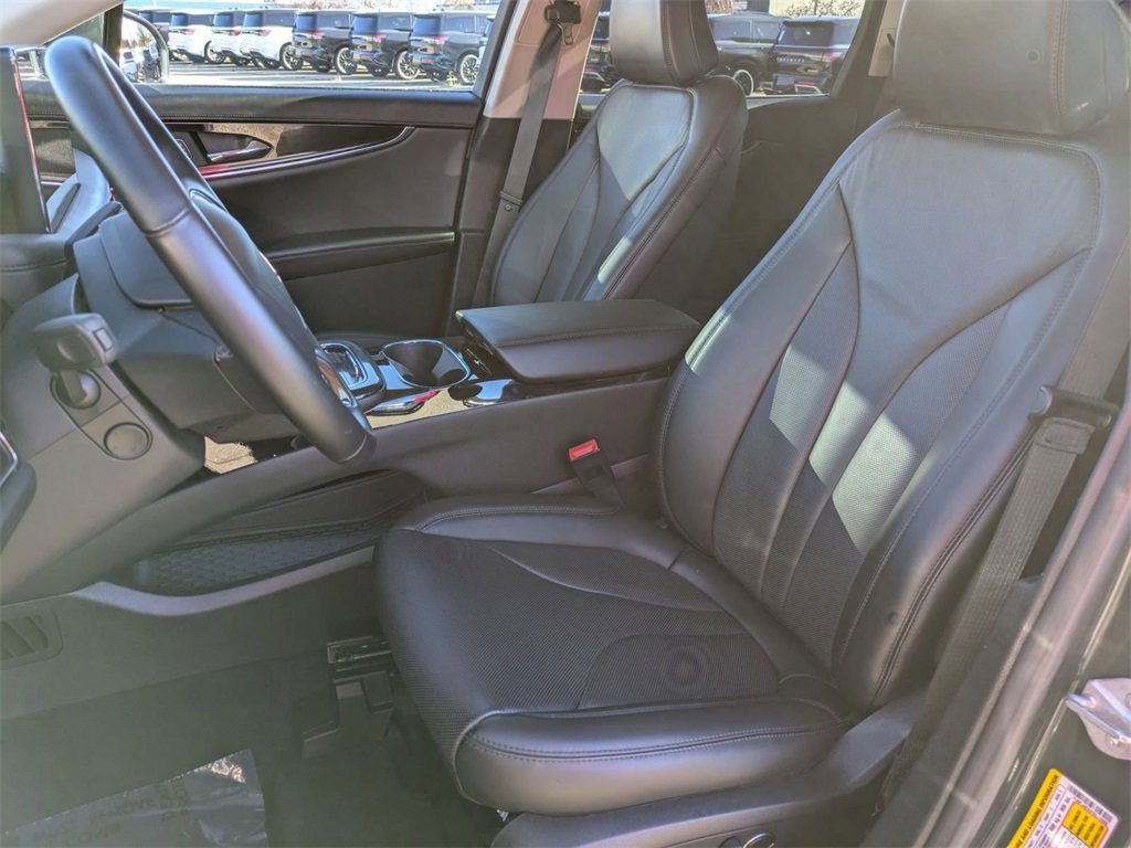 Certified 2023 Lincoln Nautilus Reserve image 12