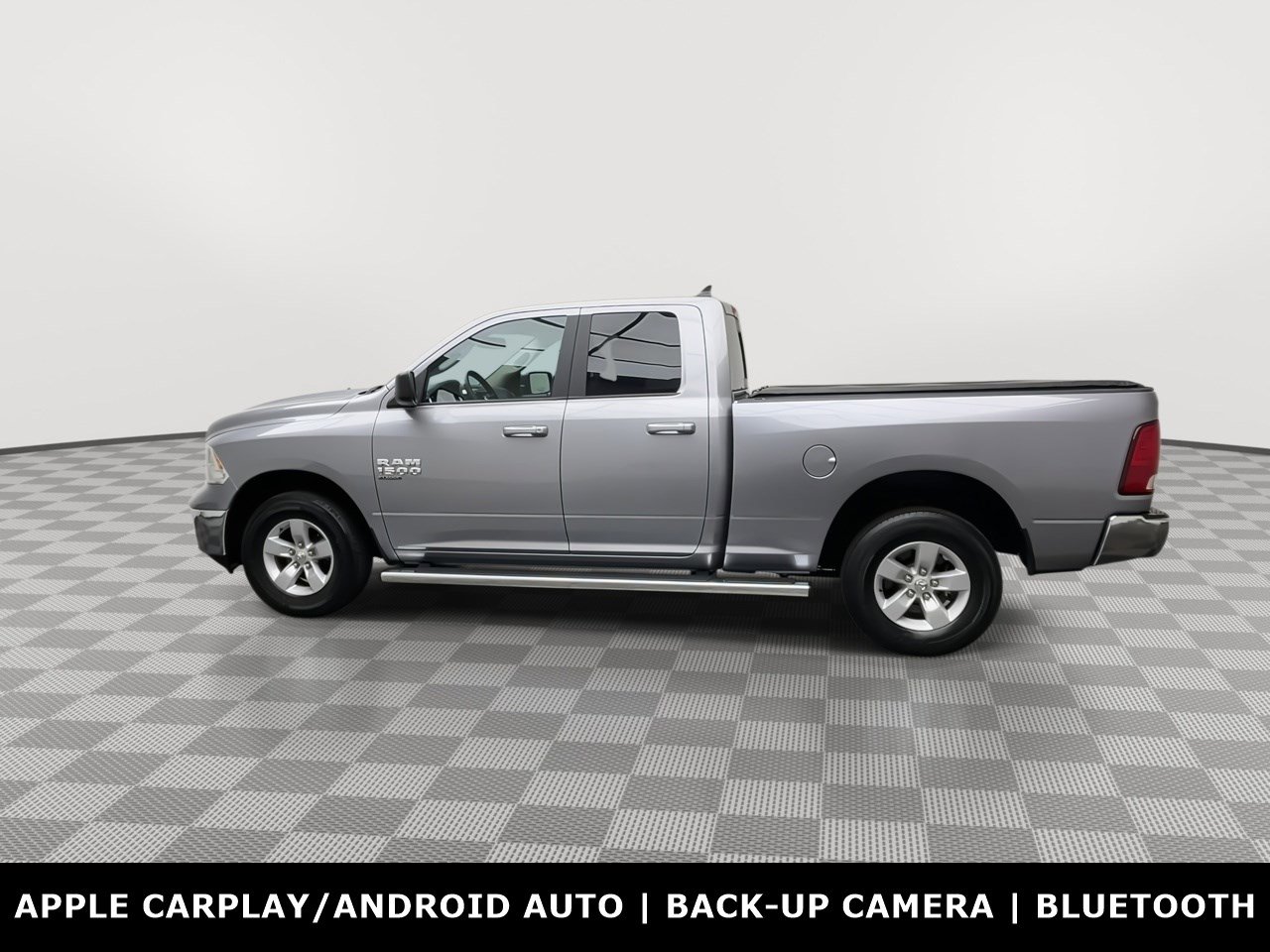Used 2020 RAM 1500 Classic SLT AWD/4WD image 32