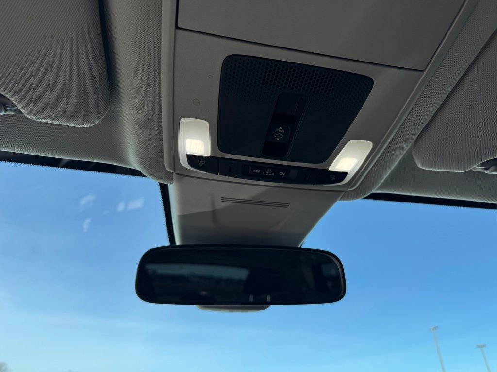 Used 2025 Honda CR-V EX image 23