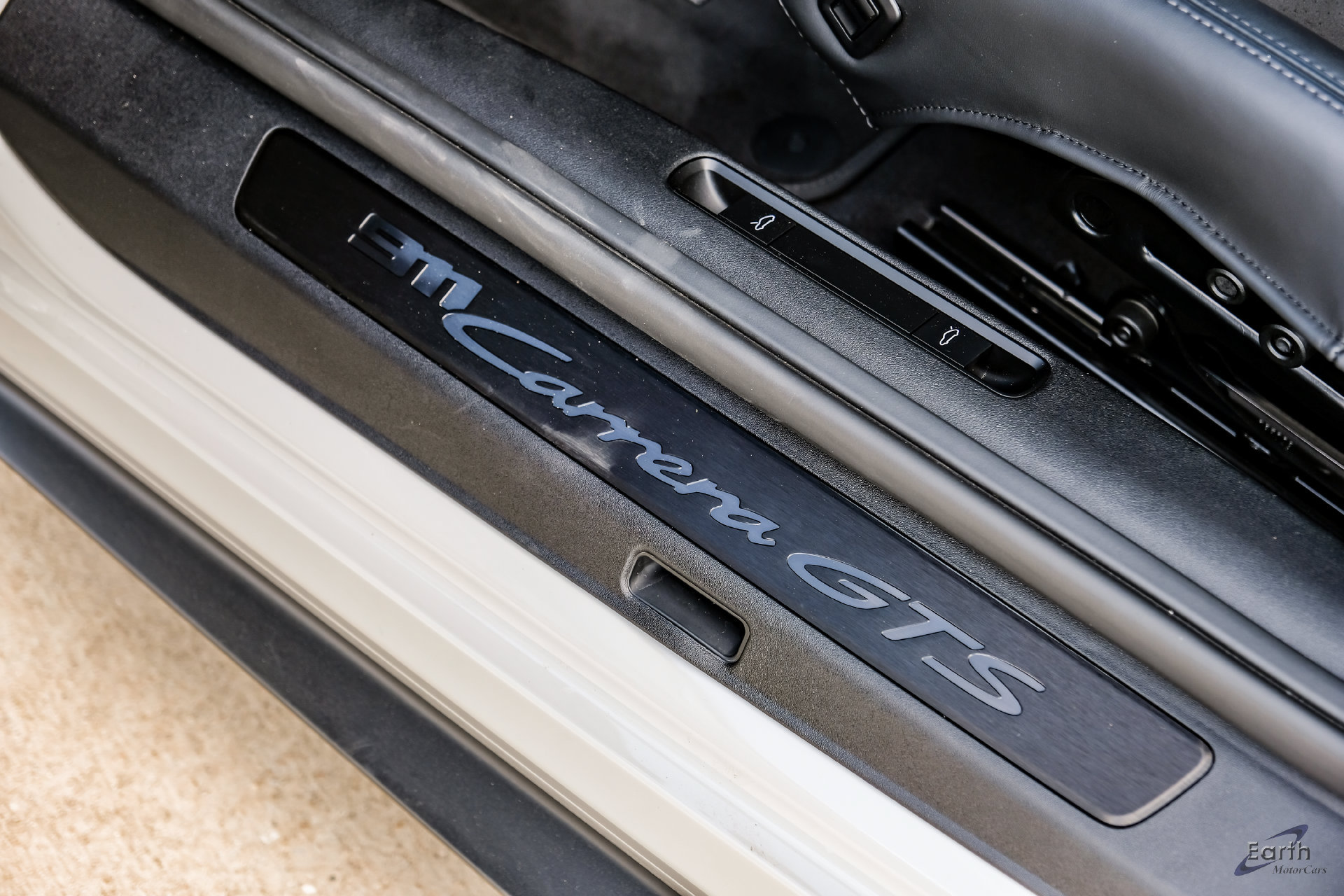 Used 2024 Porsche 911 Carrera GTS RWD image 40