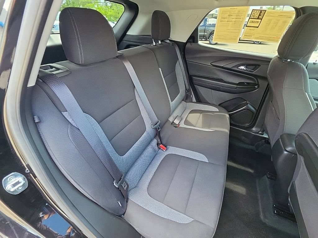 Used 2023 Chevrolet TrailBlazer LT FWD image 25