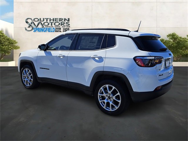 Used 2025 Jeep Compass Latitude w/ Altitude Special Edition image 3