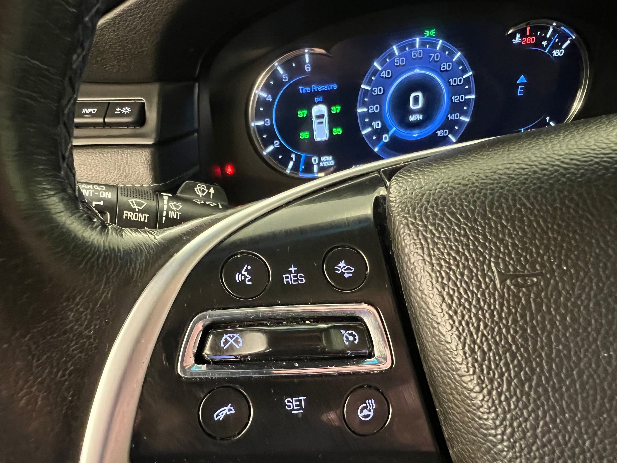 Used 2018 Cadillac Escalade Premium Luxury image 16