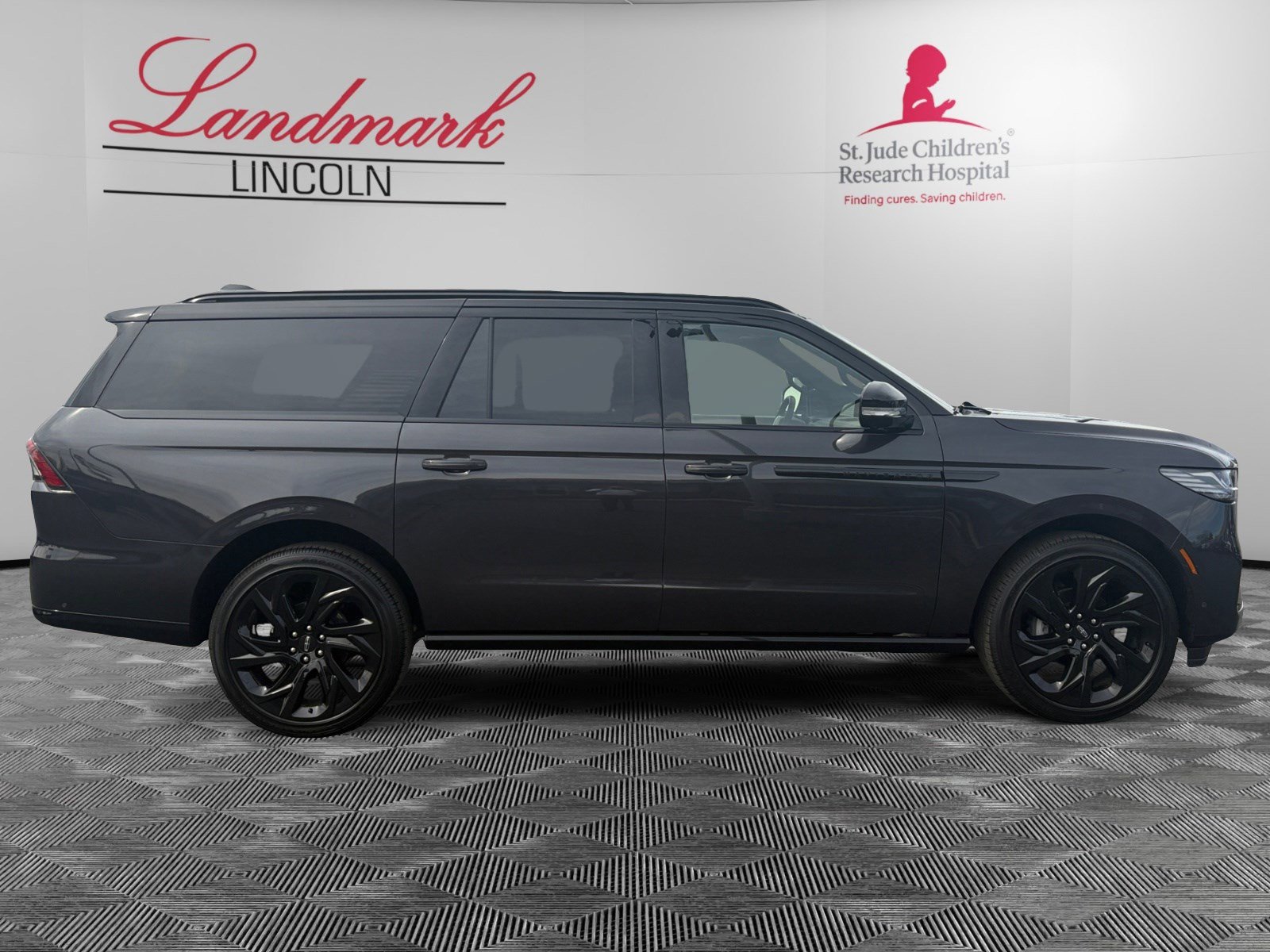 Certified 2025 Lincoln Navigator L Black Label image 6