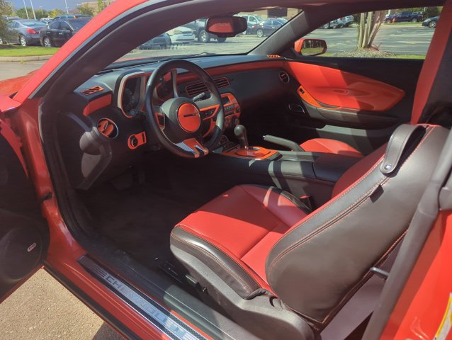 Used 2011 Chevrolet Camaro SS w/ Interior Accent Trim Package RWD image 8