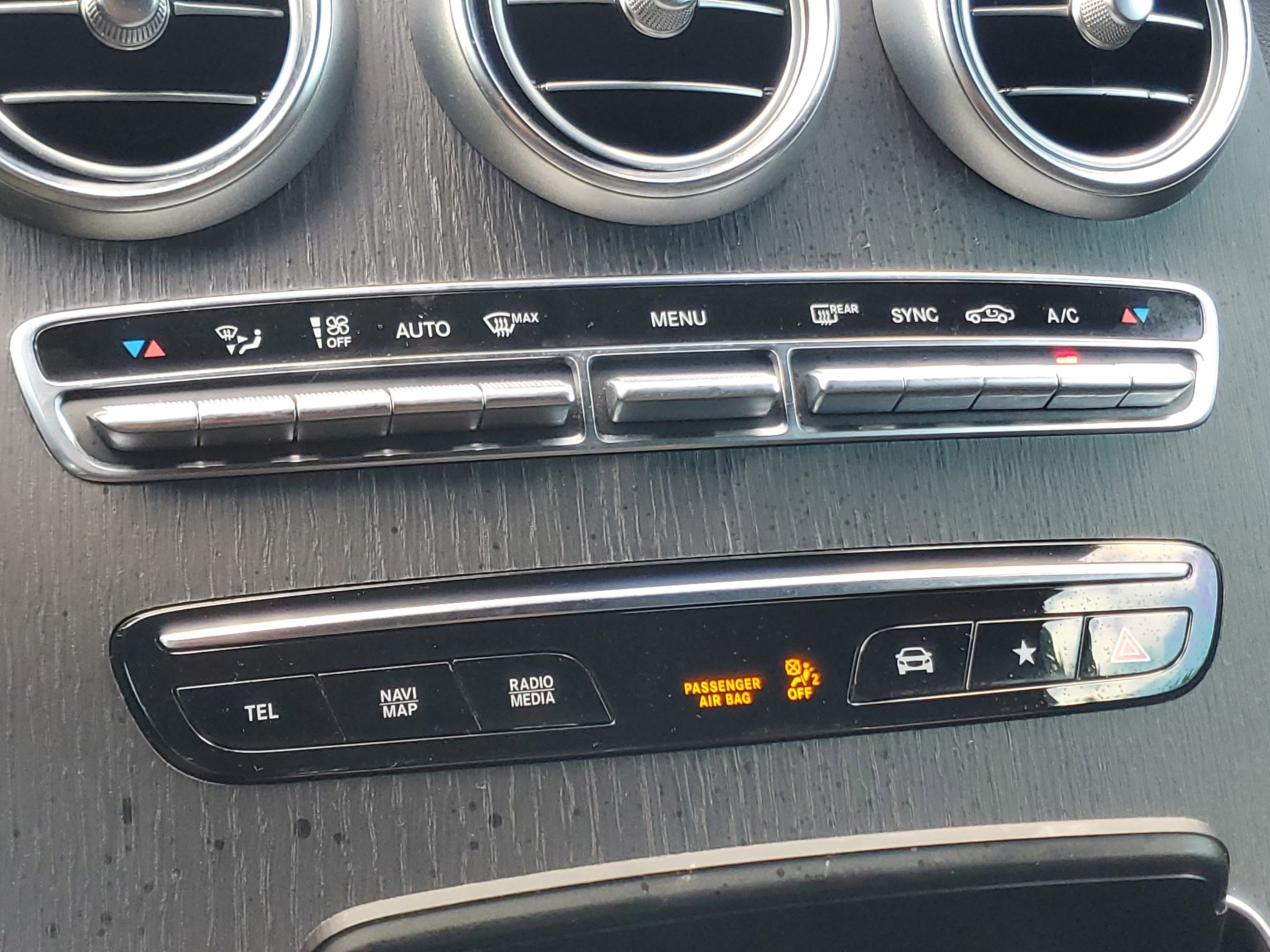 Used 2021 Mercedes-Benz GLC 300 4MATIC Coupe image 29