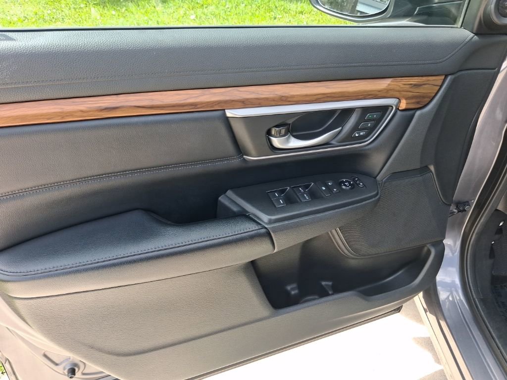 Used 2018 Honda CR-V Touring image 15