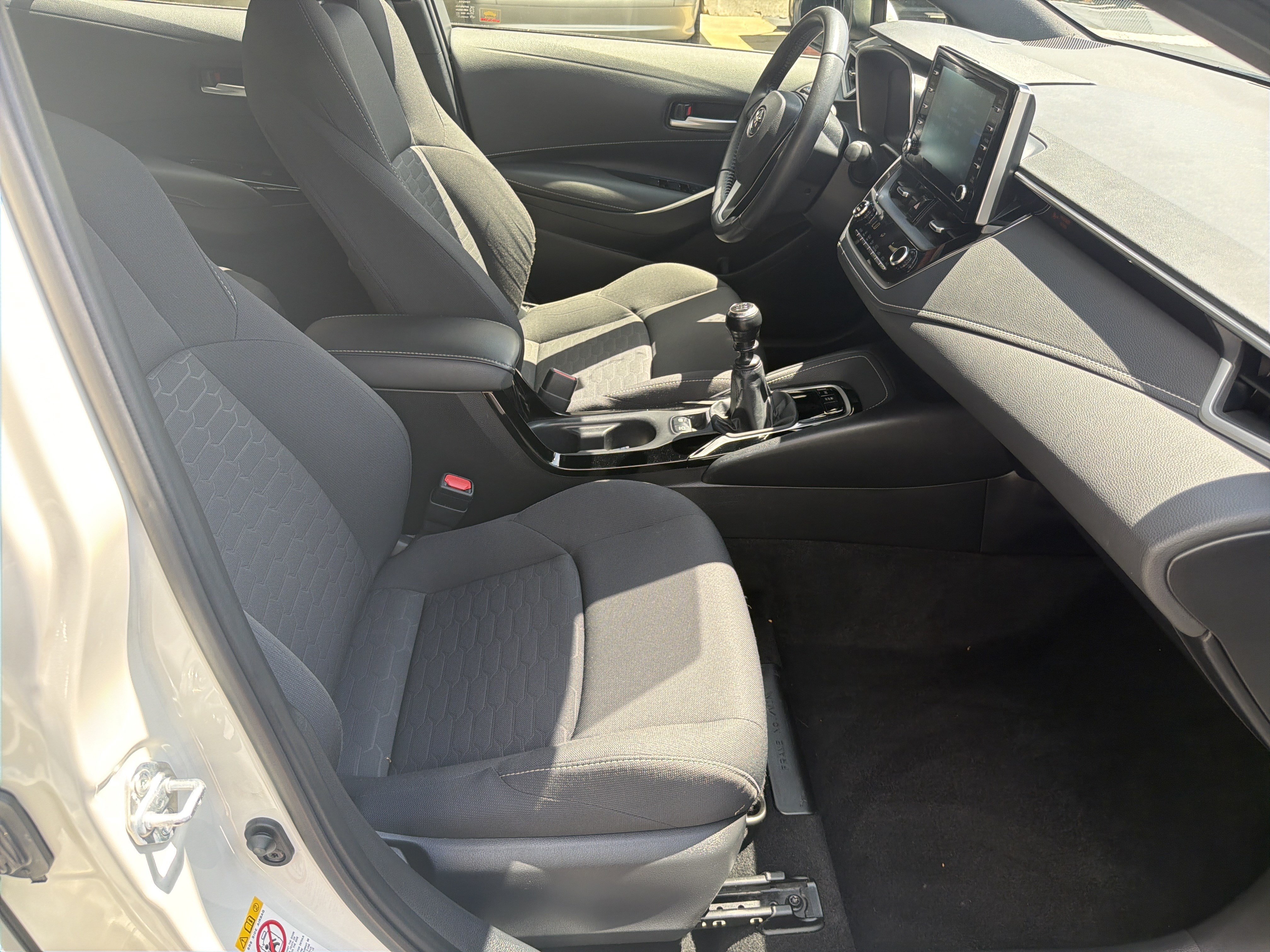 Used 2020 Toyota Corolla SE FWD image 13