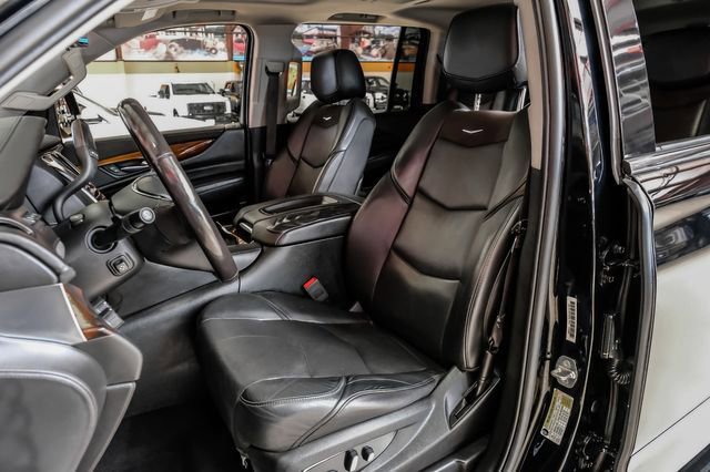 Used 2018 Cadillac Escalade ESV Premium Luxury AWD/4WD image 35