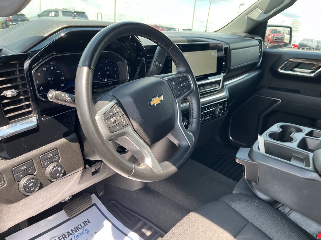 Used 2024 Chevrolet Silverado 1500 LT AWD/4WD image 15