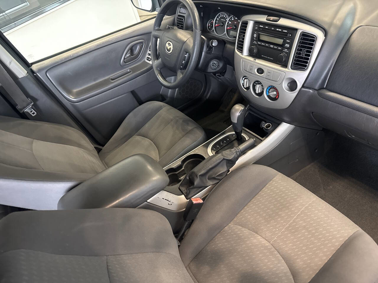 Used 2006 MAZDA Tribute I image 23