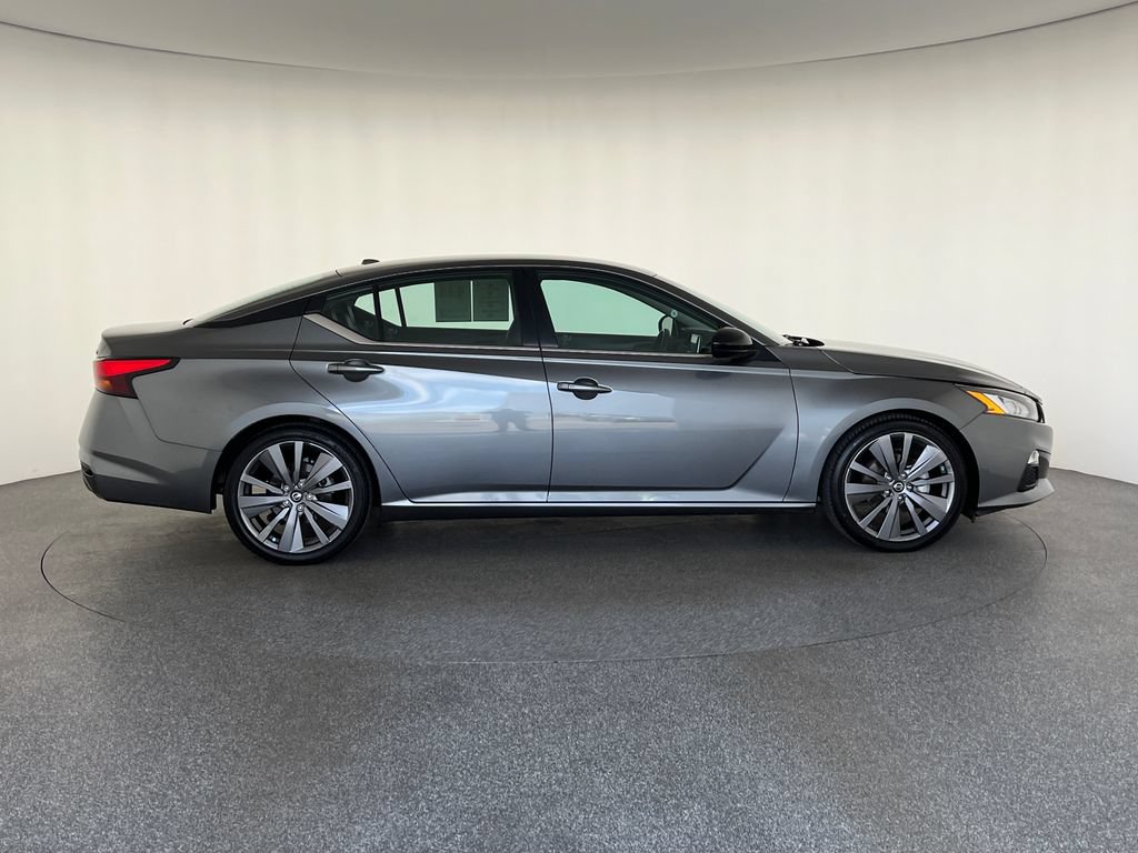 Used 2021 Nissan Altima 2.5 SR FWD video 2