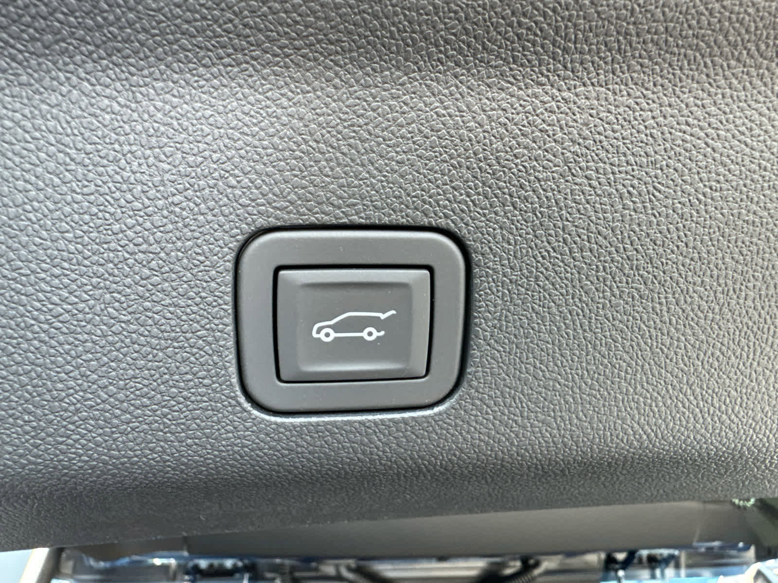 New 2026 Chevrolet Suburban LT w/ Comfort Package AWD/4WD image 19