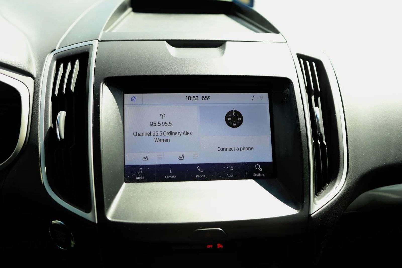 Used 2020 Ford Edge SEL FWD image 19