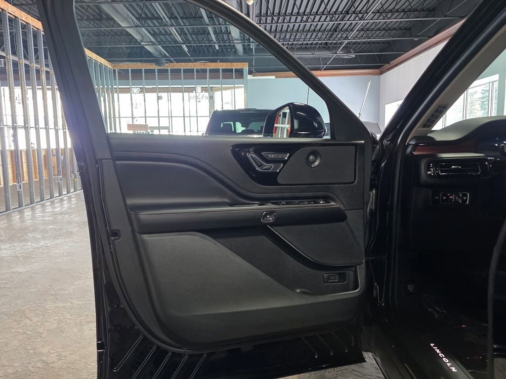 Used 2024 Lincoln Aviator Reserve image 14