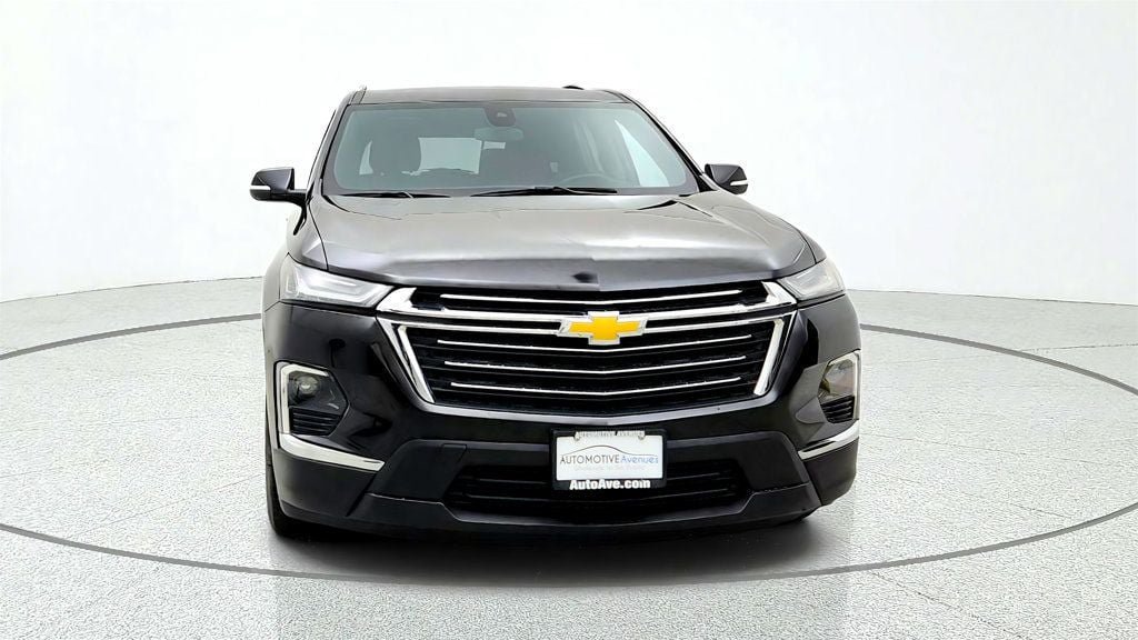 Used 2023 Chevrolet Traverse LT AWD/4WD image 2