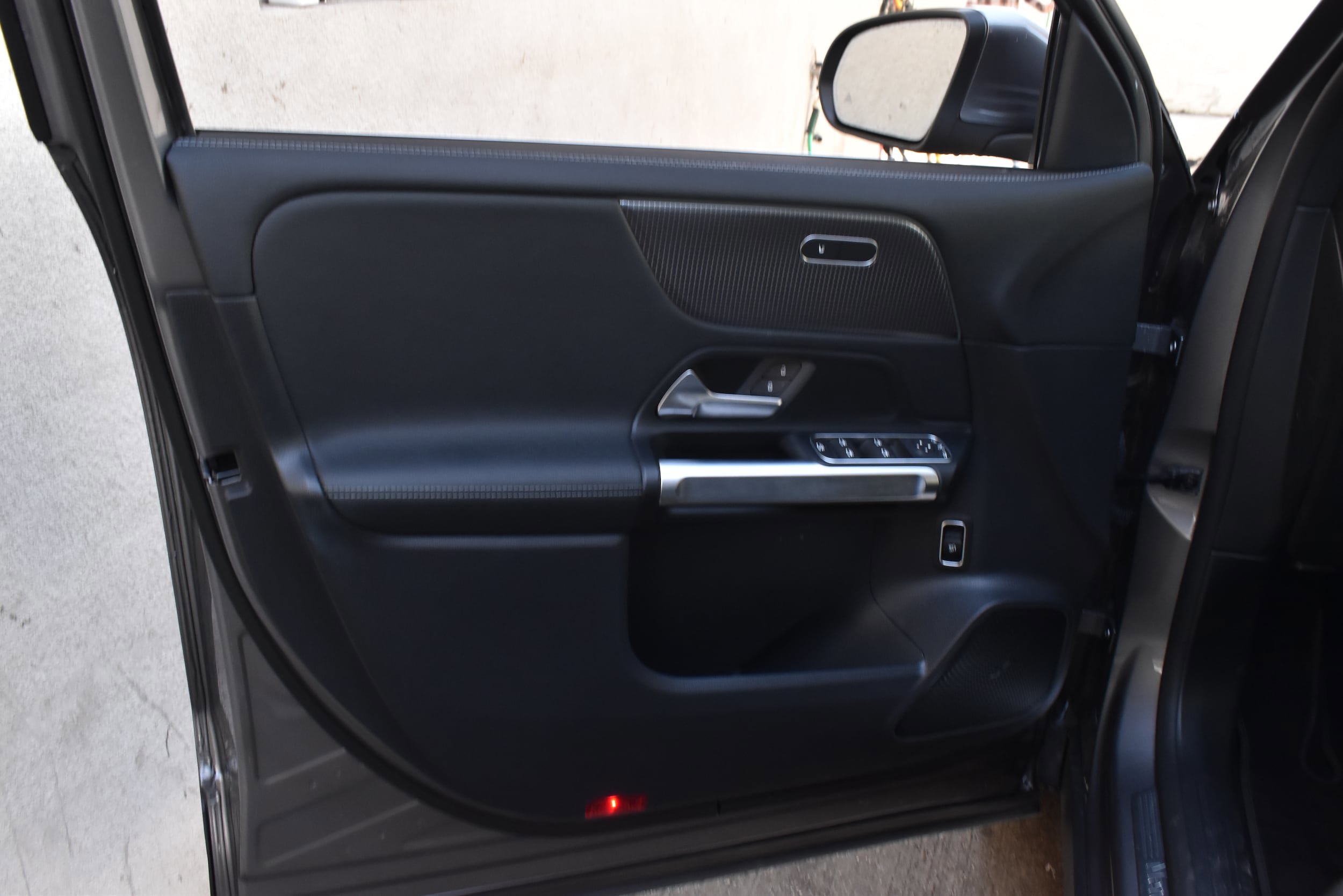 Used 2022 Mercedes-Benz EQB 350 4MATIC image 21