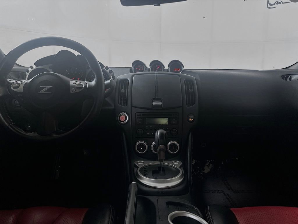 Used 2016 Nissan 370Z Coupe RWD image 24
