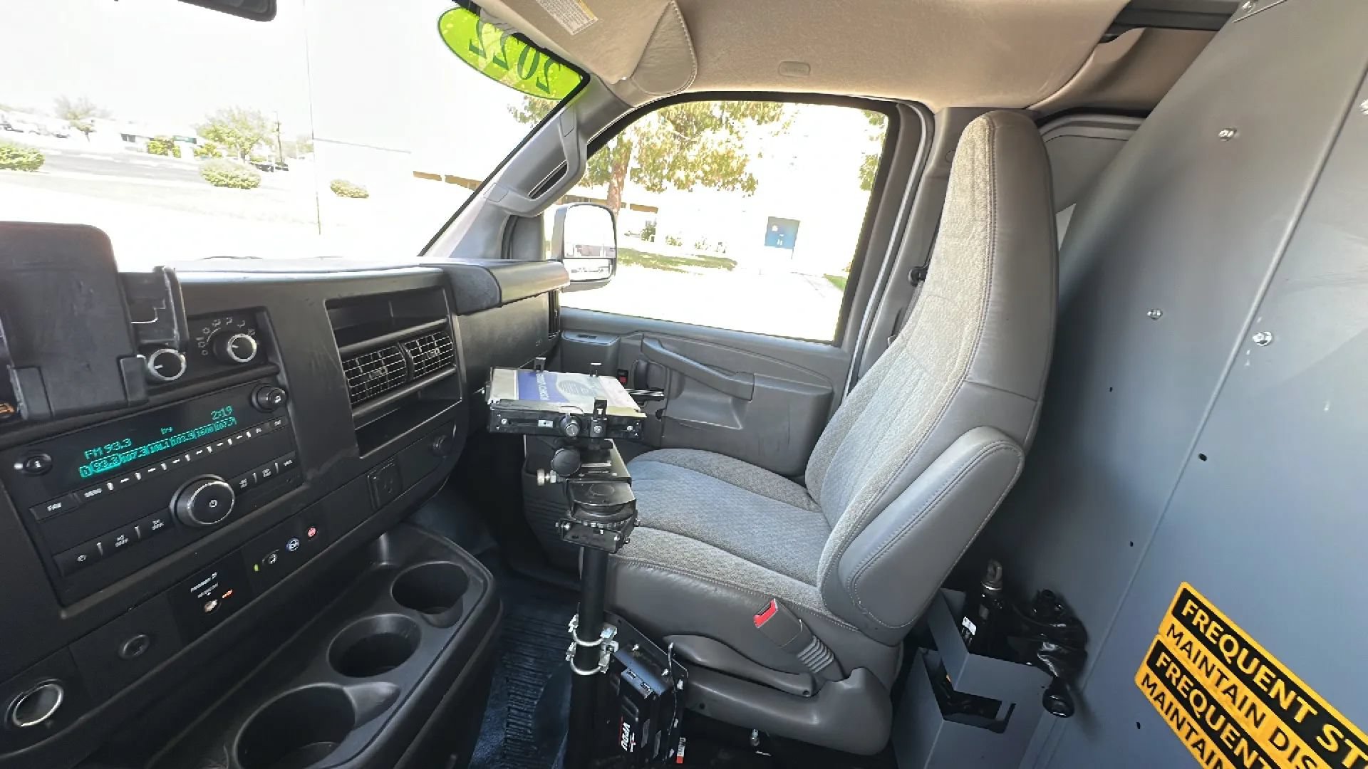 Used 2022 GMC Savana 2500 RWD image 14
