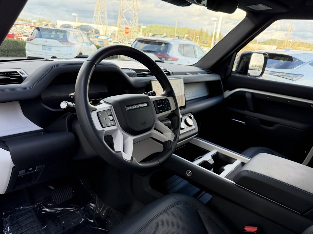 Used 2025 Land Rover Defender 110 S image 16