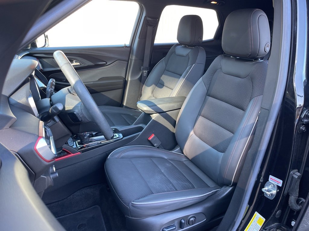 Used 2023 Chevrolet TrailBlazer RS w/ Sun and Liftgate Package image 19
