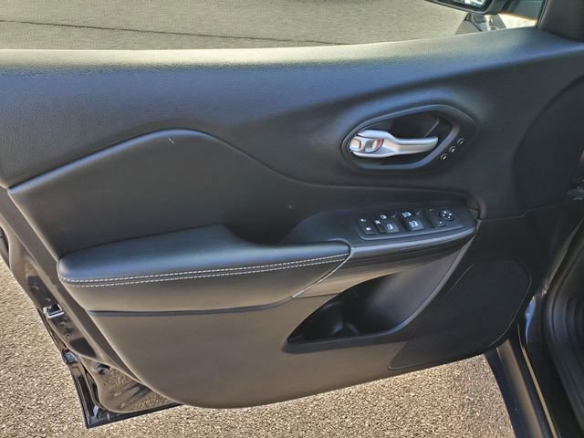 Used 2015 Jeep Cherokee Limited w/ Luxury Group image 15