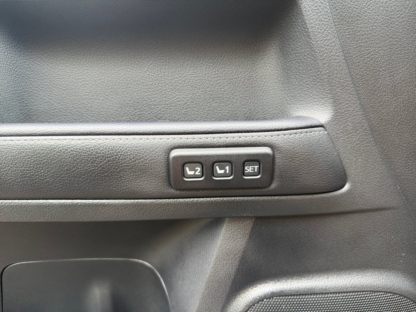 Used 2021 Toyota 4Runner Limited AWD/4WD image 18