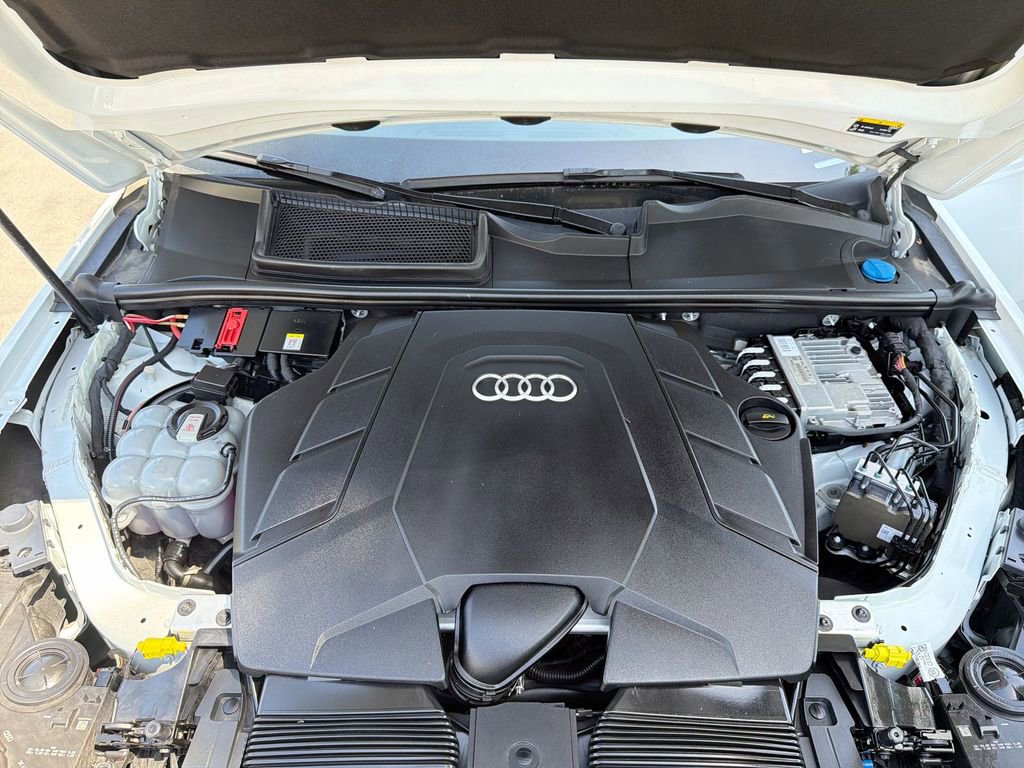 Used 2021 Audi Q7 3.0T Premium AWD/4WD image 18