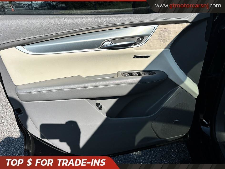 Used 2018 Cadillac XT5 Luxury w/ Driver Awareness Package AWD/4WD image 19