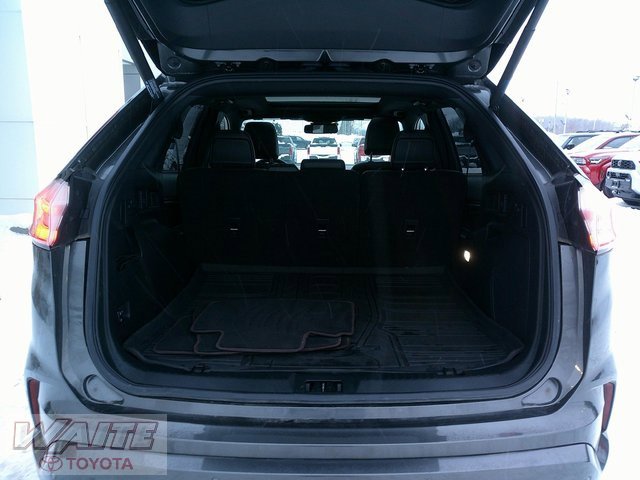 Used 2020 Ford Edge Titanium w/ Equipment Group 301A image 24
