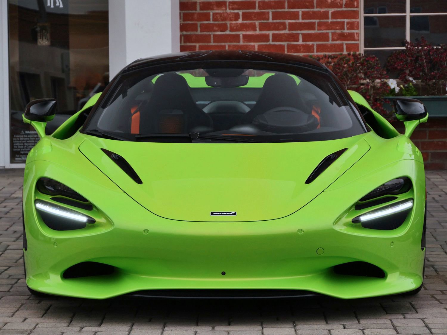 Used 2024 McLaren 750S RWD image 2