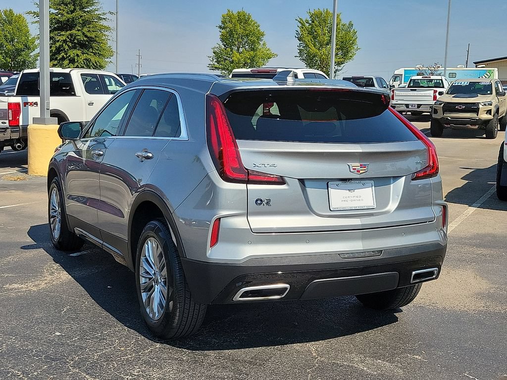 Used 2025 Cadillac XT4 Premium Luxury FWD image 4