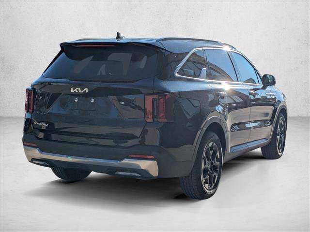 Used 2025 Kia Sorento S image 5
