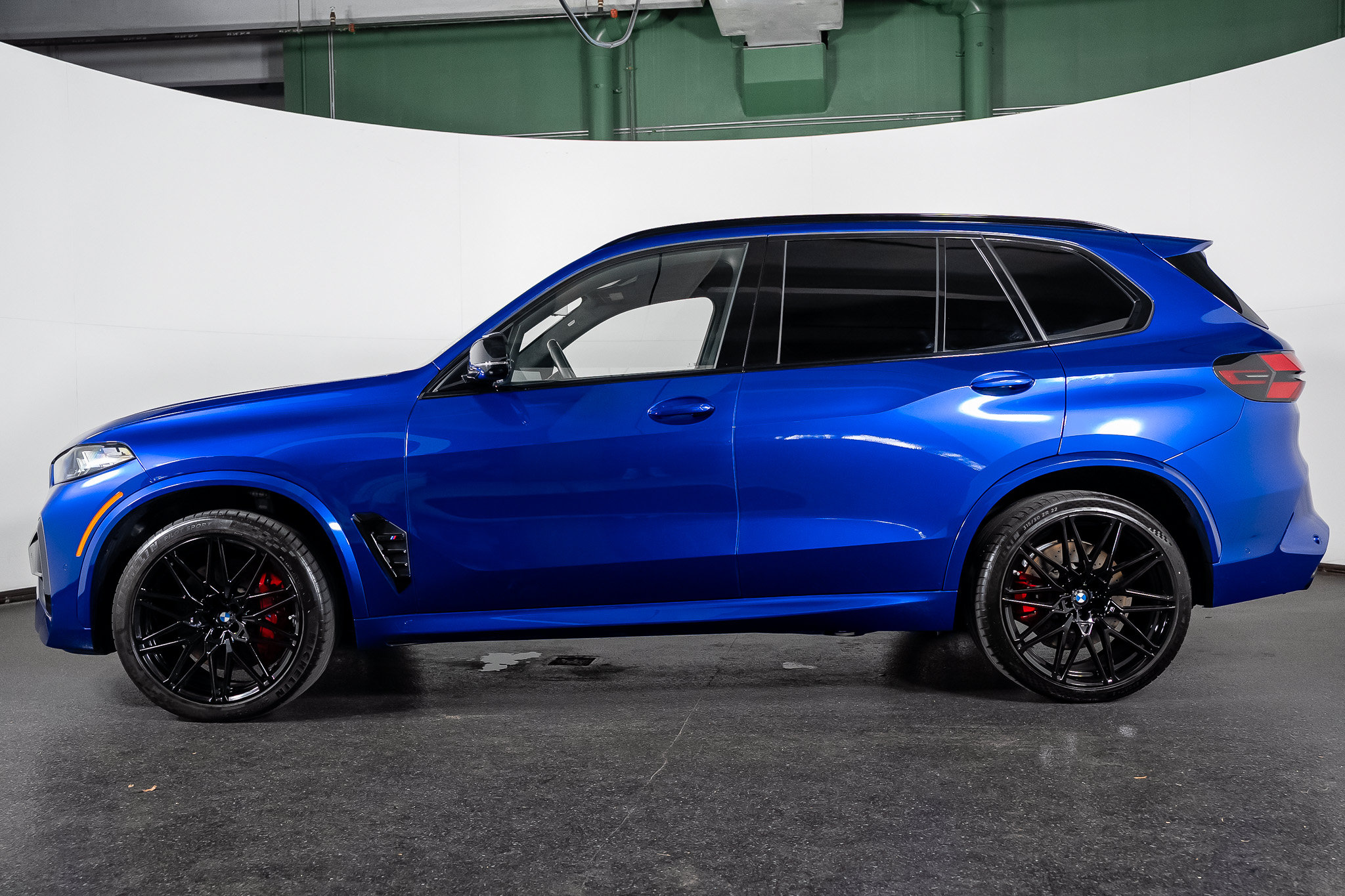Used 2025 BMW X5 M Competition AWD/4WD image 14