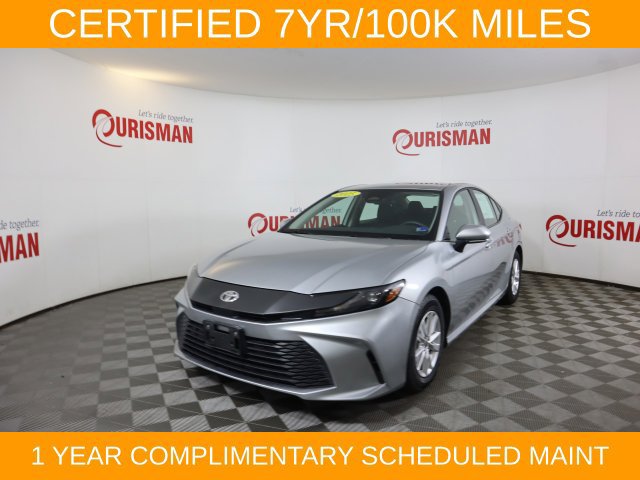Used 2025 Toyota Camry LE FWD image 3