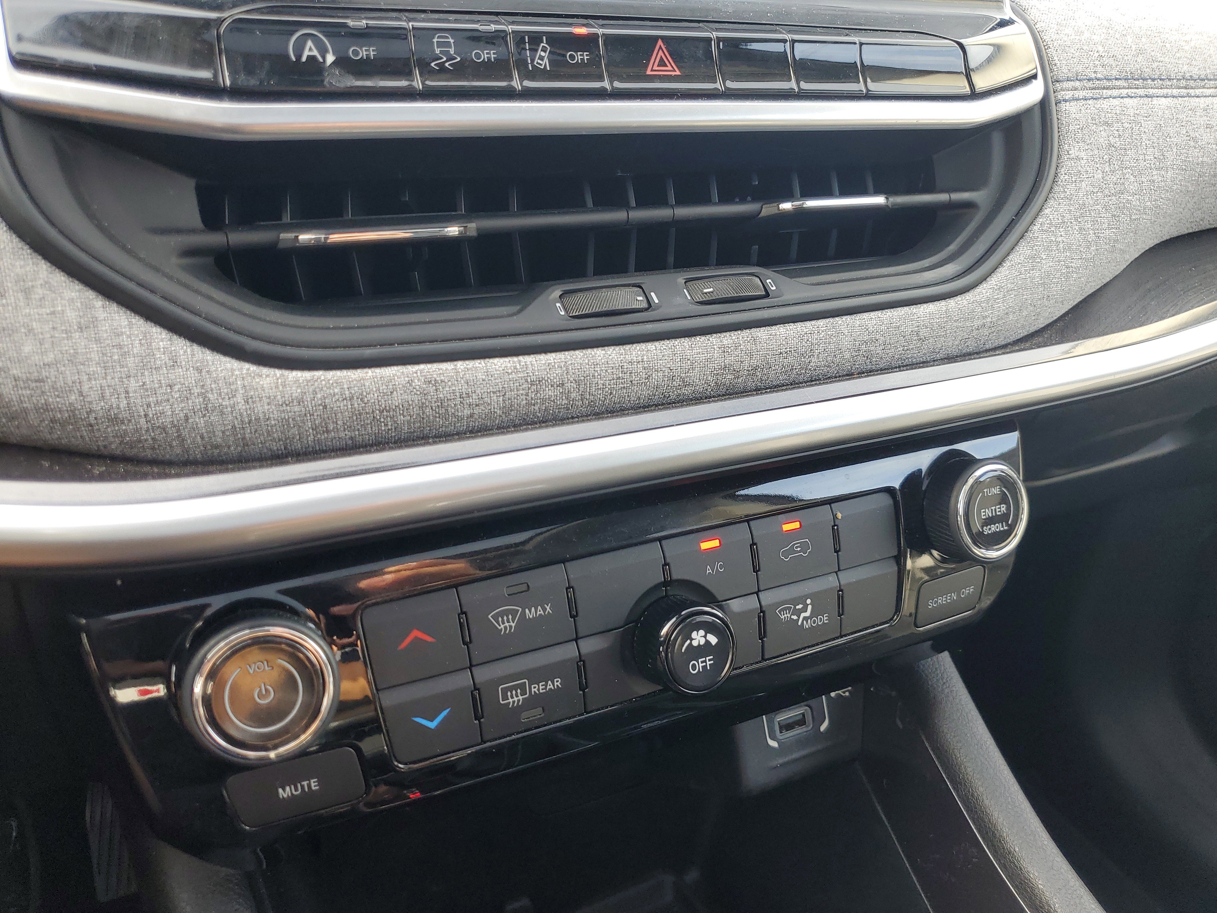 Used 2022 Jeep Compass Latitude w/ Sun and Sound Group image 29