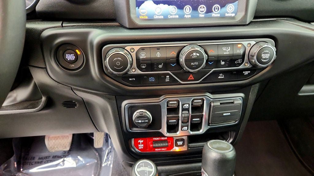Used 2023 Jeep Wrangler Unlimited Rubicon 4xe w/ Cold Weather Group AWD/4WD image 17