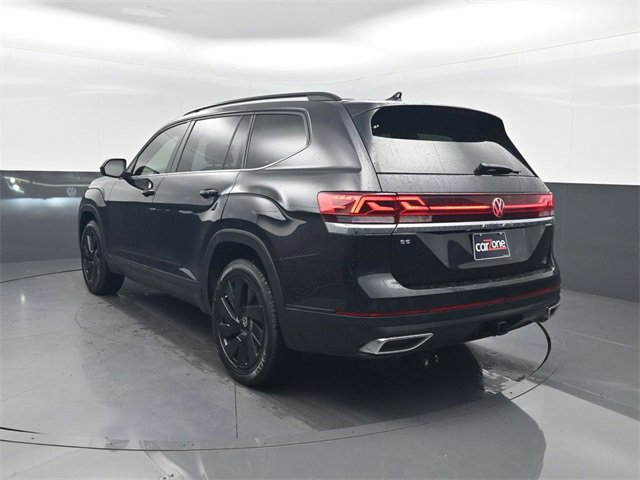 Used 2024 Volkswagen Atlas SE image 3