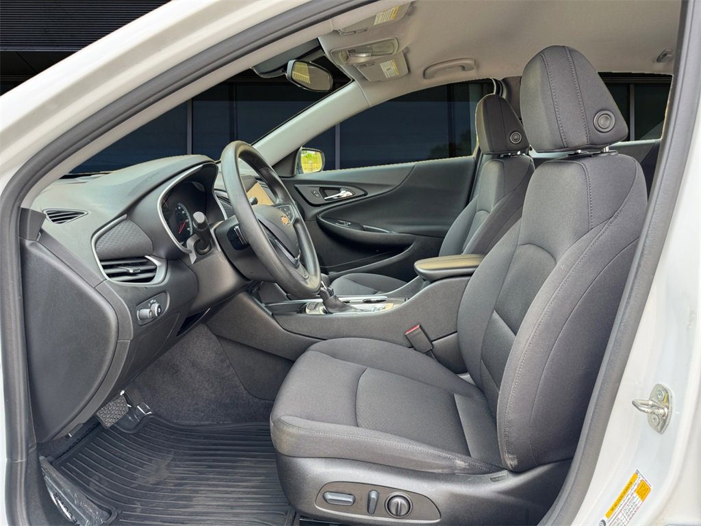 Used 2022 Chevrolet Malibu LT image 14