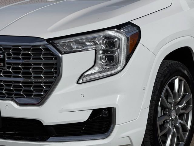 Used 2023 GMC Terrain Denali w/ Denali Premium Package image 8