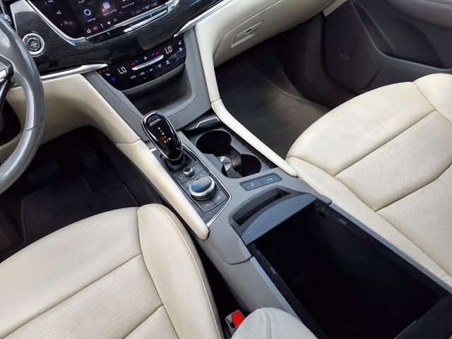 Certified 2020 Cadillac XT6 Premium Luxury FWD image 12