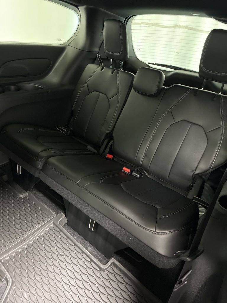 New 2026 Chrysler Voyager LX image 23