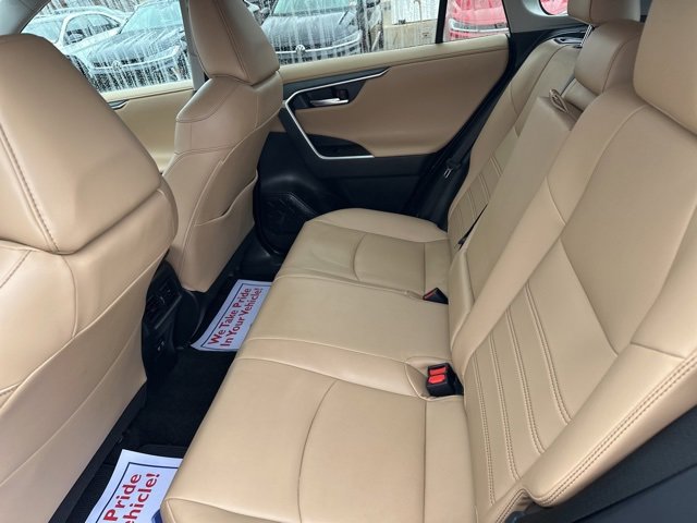Used 2020 Toyota RAV4 Limited image 11