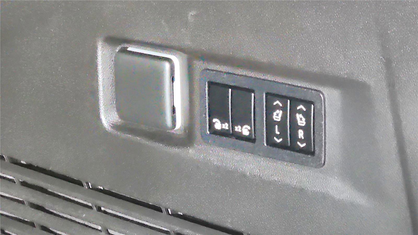 Used 2021 GMC Yukon AT4 w/ AT4 Premium Plus Package image 39