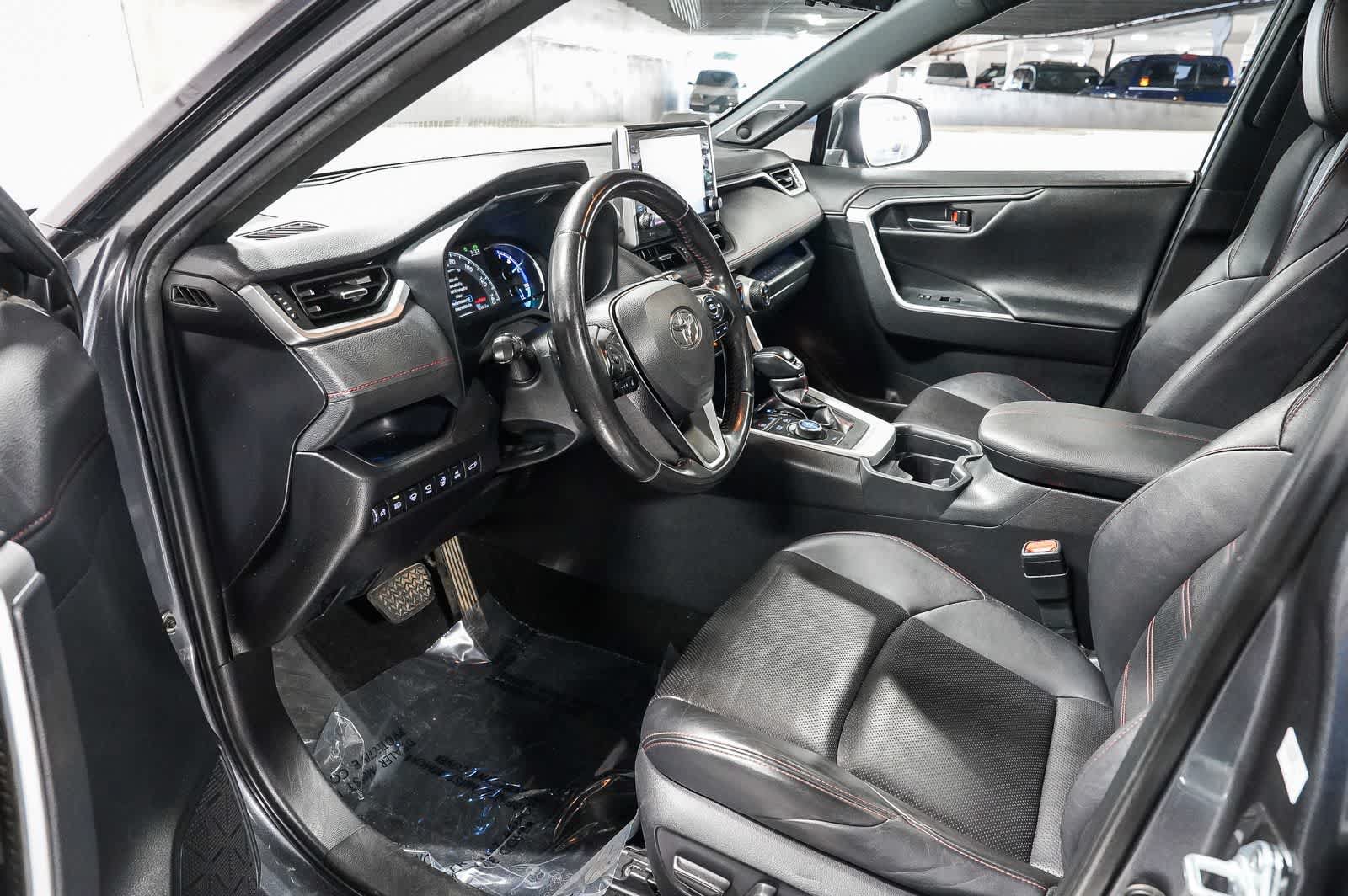 Certified 2021 Toyota RAV4 XSE w/ Premium Package AWD/4WD image 19