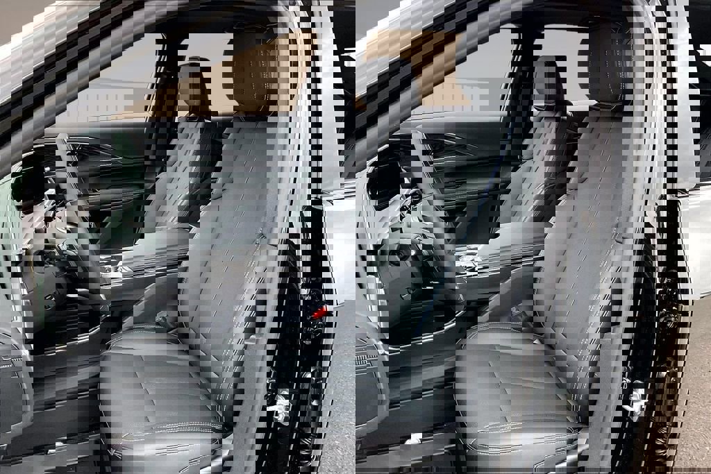 New 2026 Cadillac Lyriq Sport image 9