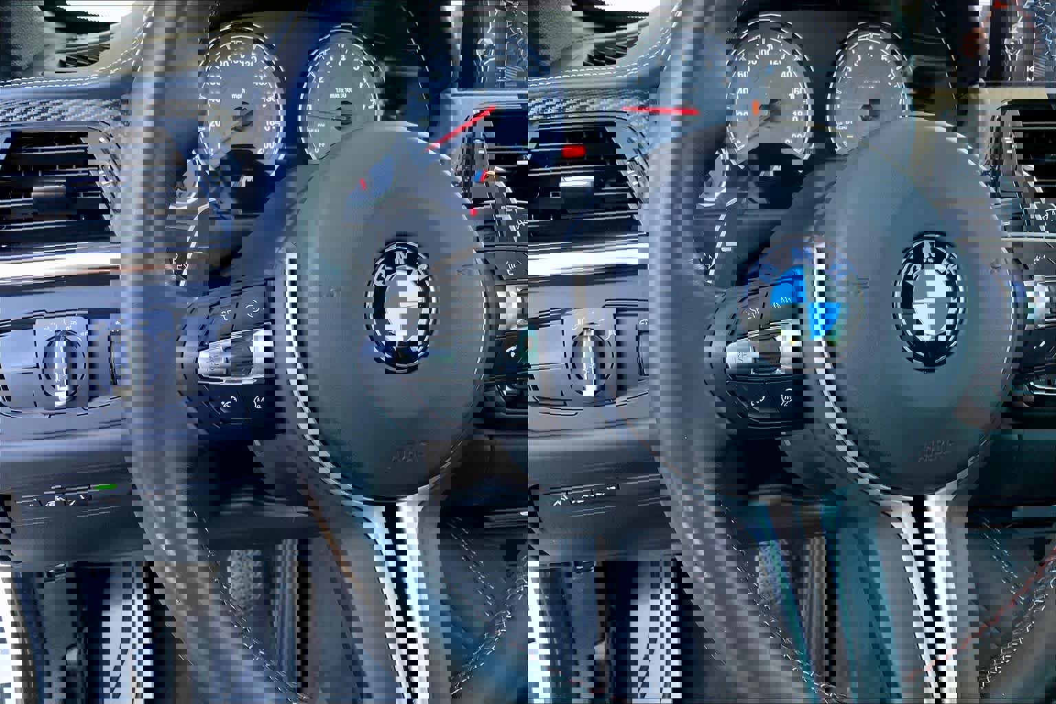 Used 2015 BMW M4 Convertible image 23