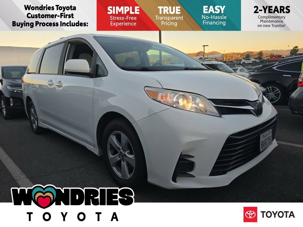Used 2019 Toyota Sienna LE image 1