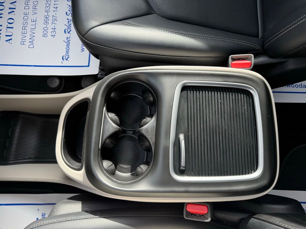 Used 2024 Chrysler Pacifica Touring-L image 25