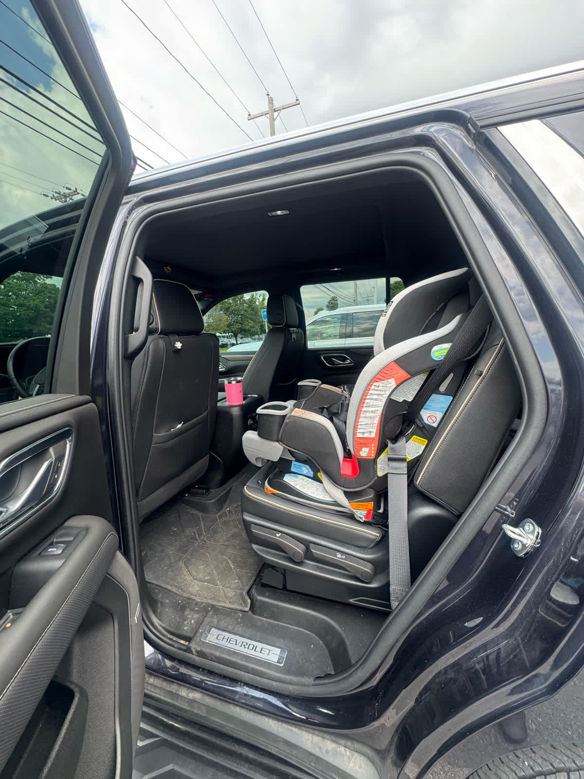 Used 2024 Chevrolet Tahoe Premier AWD/4WD image 9